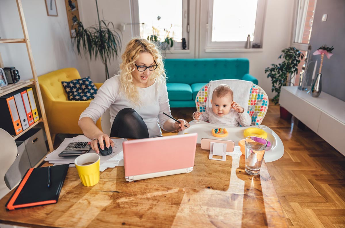 Топ бизнес-идей 2022 года для мам в декрете: как заработать маме с маленьким ребенком, не выходя из дома