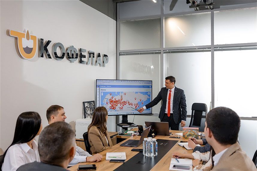 Зарабатывайте <a href="#form">от 180 000 ₽ в месяц</a> на кофейнях самообслуживания <a href="#form">без сотрудников, роялти</a> и ежемесячных расходов — на управление одной точкой нужно всего 30 минут в неделю