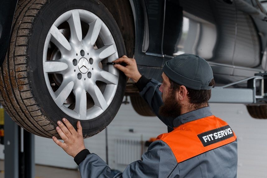 «Авито» и FIT SERVICE переобувают машины бесплатно