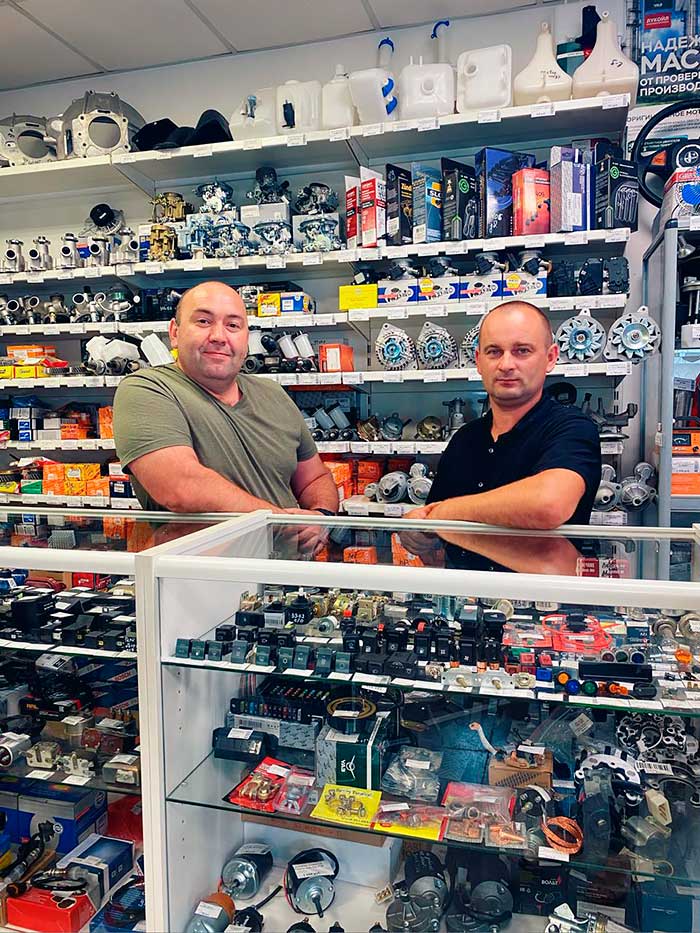 Франшиза «ВСЕ ЧЕТЫРЕ» — магазин запасных частей к автомобилям УАЗ, ГАЗ + сервисное обслуживание (СТО)