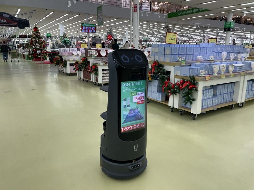 Заработать на роботах: как устроена первая франшиза магазина гуманоидов в России Qubot