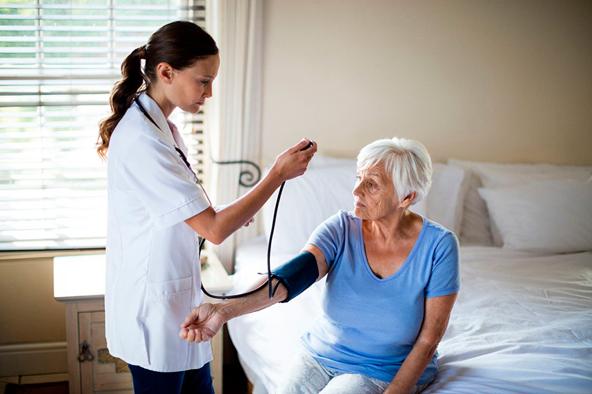 Забота должна быть профессиональной: нюансы и подводные камни частных патронажных служб