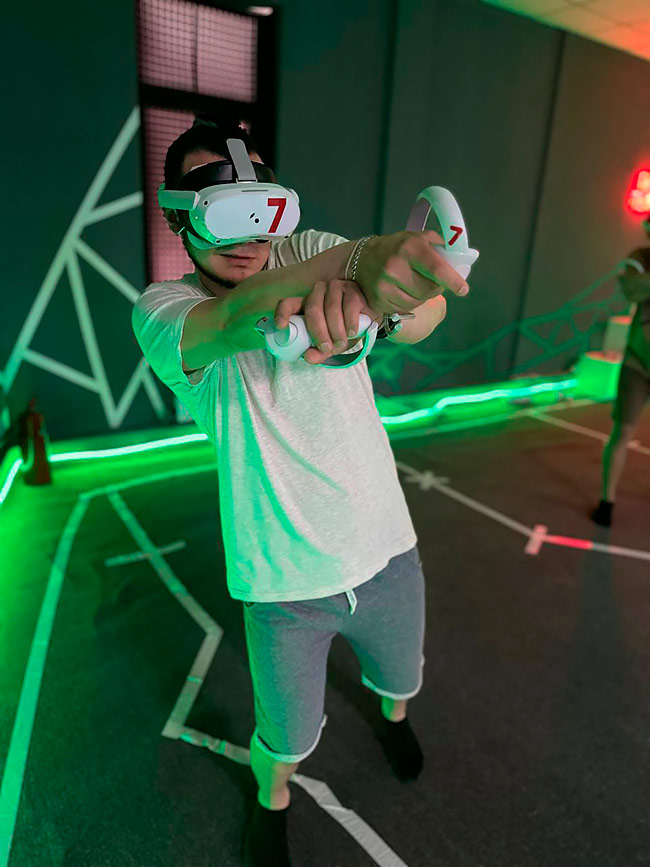 Франшиза арены виртуальной реальности BLACK BARS