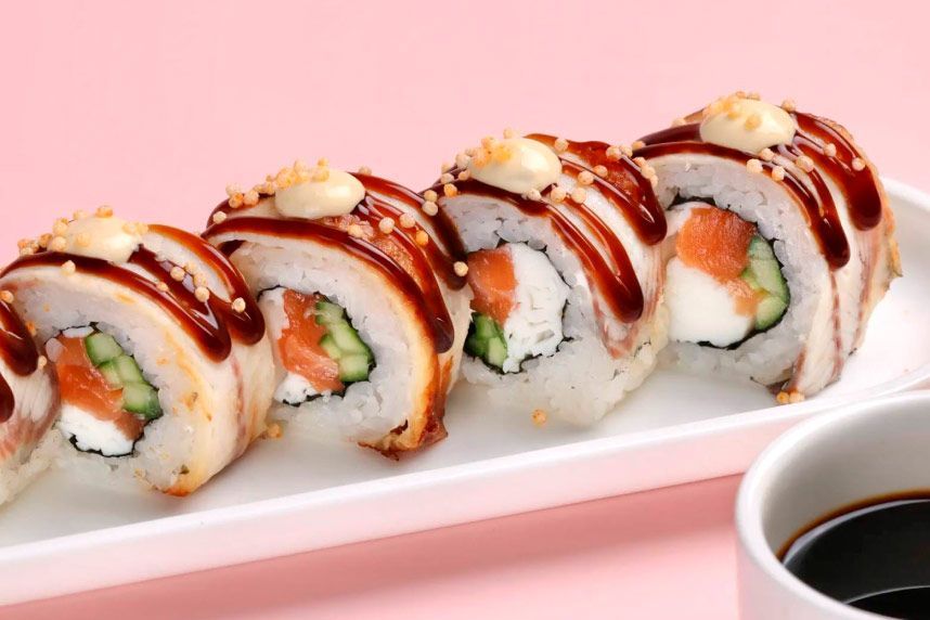 Клиенты «СушиСелл» заказали почти 15 тонн роллов на 23 февраля