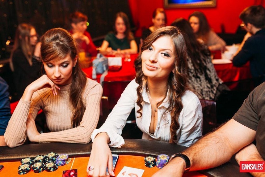  Франшиза клубного бара «PlayBar Модельный Покер»