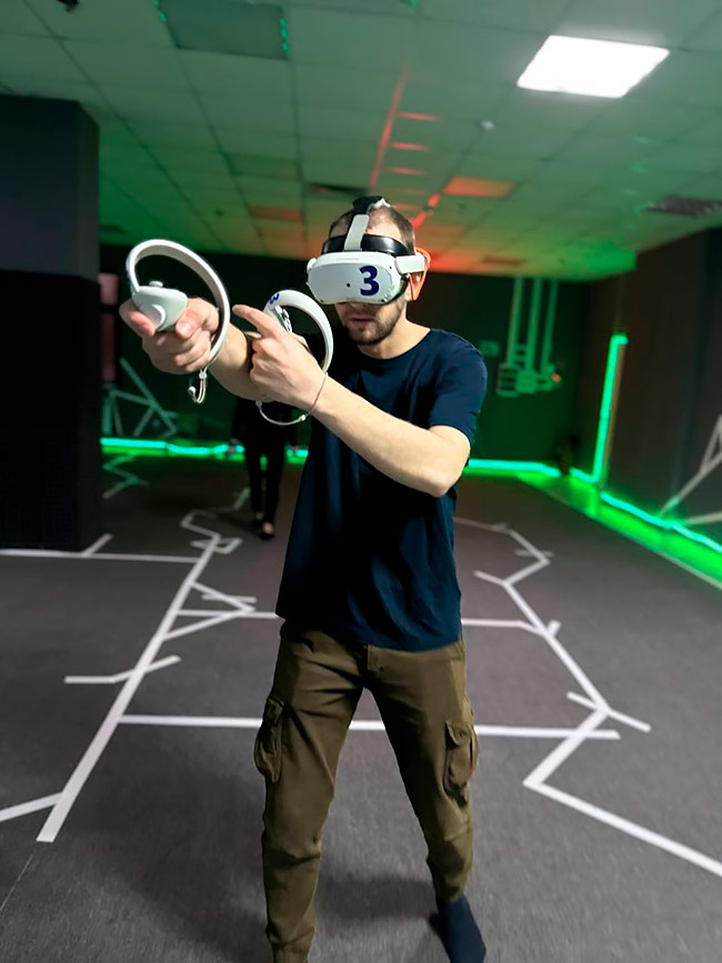 Франшиза арены виртуальной реальности BLACK BARS