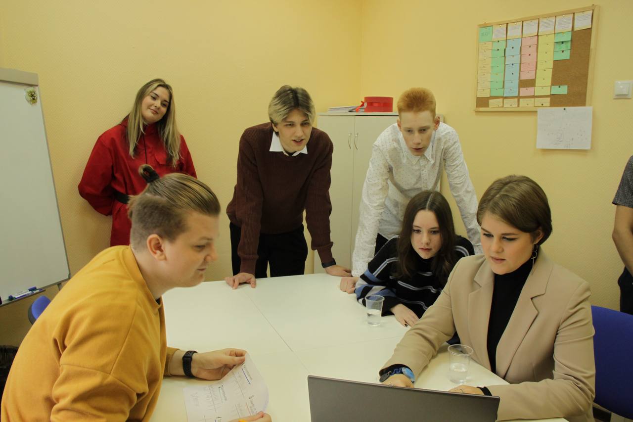 Франшиза клуба профориентации и частной общеобразовательной школы «Вектор роста»