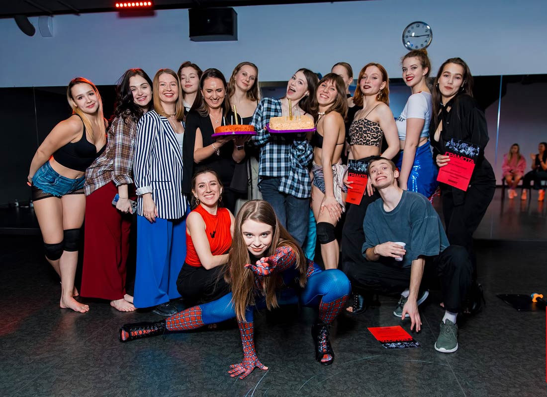 Франшиза современных танцев Shake It