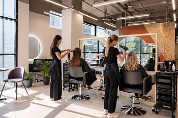 GLOW: бизнес, который растет в кризис