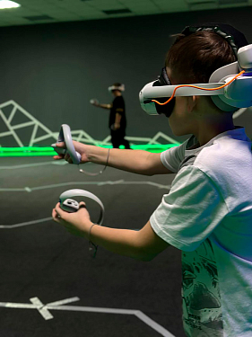 Франшиза арены виртуальной реальности BLACK BARS