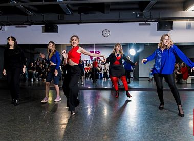 Франшиза современных танцев Shake It