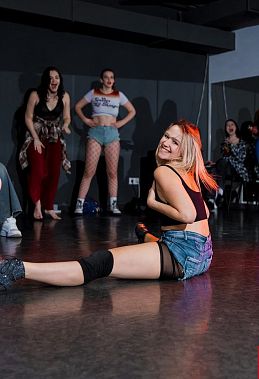 Франшиза современных танцев Shake It