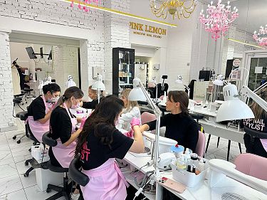 Франшиза студий красоты Pink Lemon