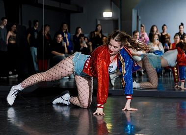 Франшиза современных танцев Shake It